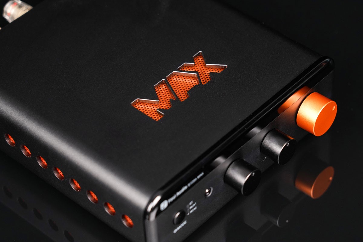 Fosi Audio BT20A MAX: A Compact 2.1 Amplifier Built for Modern Systems 13 The BT20A MAX is designed as a 2.1 amplifier and, in addition to speaker terminals for passive speakers, features a dedicated subwoofer output.