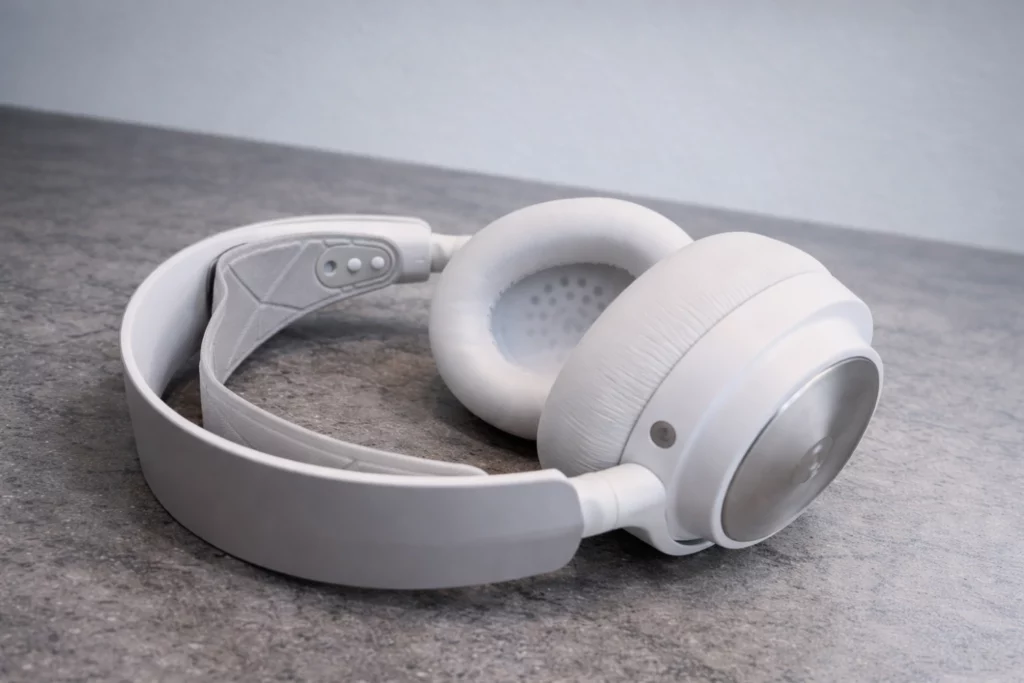 How to Set Up Wireless Headphones and Earbuds for Better Hi-Fi Sound 11 Precision audio and wide spatial soundstage make every detail—from footsteps to explosions—feel exactly where it should be.