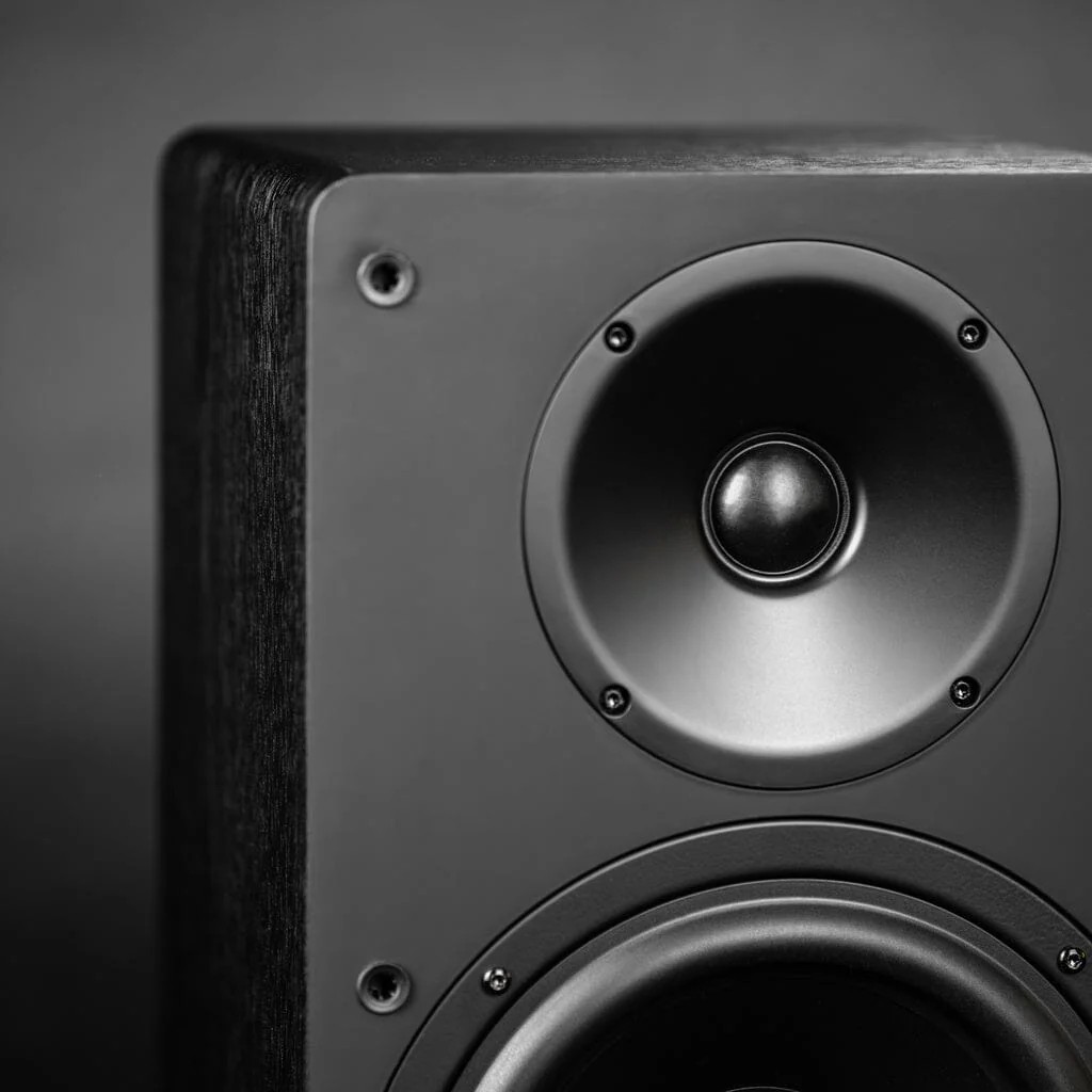 These speakers are for the audiophile who values ​​quality but isn't ready to delve into the world of individual components.