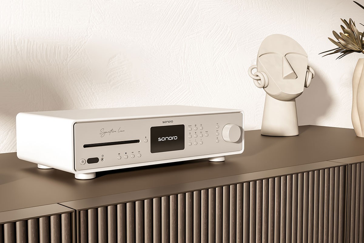 Comprehensive connectivity—from HDMI ARC to phono—turns the MAESTRO Quantum Signature into the true hub of the living room.