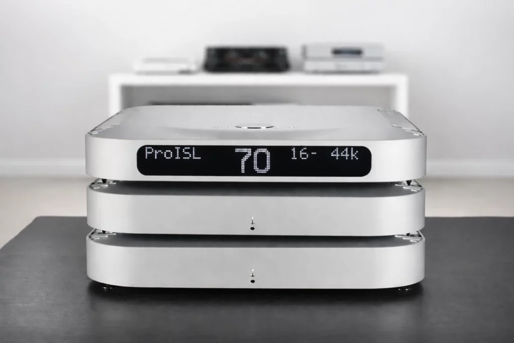MSB Technology adds Qobuz Connect to its V2 Network Renderer via a free update, delivering seamless high-end streaming with uncompromising sound quality.