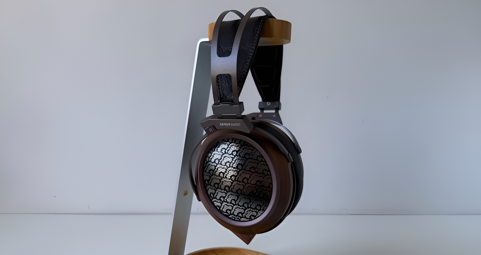 The Sendy Audio Egret proves that premium craftsmanship, elegant design, and engaging planar magnetic performance don't have to come with a four-figure price tag.