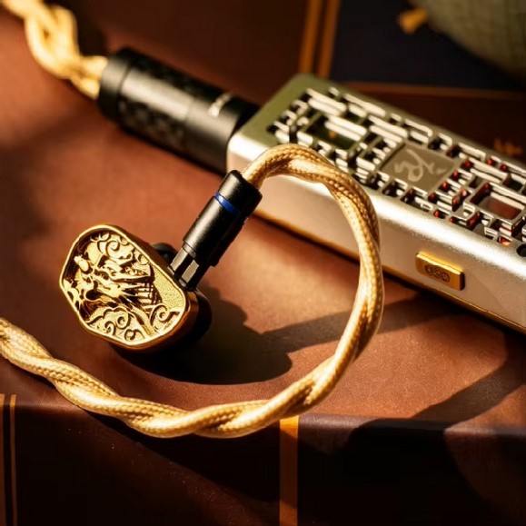 How to Set Up Wireless Headphones for TV: Clear Dialogue, Low Latency, and Separate Volume Control 9 Tangzu LIZHI with premium silver-copper cable and accessories, ready for everyday audiophile listening