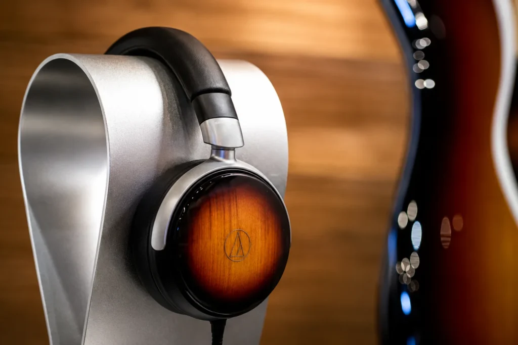 Audio-Technica unveils the ATH-WP900SE, a limited-edition wooden headphone crafted with Fujigen. Features 53mm drivers, ash wood earcups, balanced 4.4mm connectivity, and premium hi-fi sound.