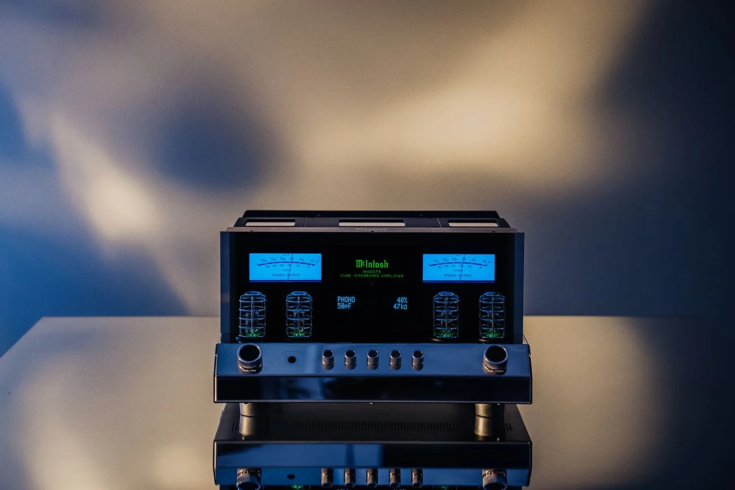 Featuring KT88 tubes, Unity Coupled Circuit transformers, analog EQ, and a built-in phono stage, the new McIntosh MA2375 is designed for serious audiophiles.