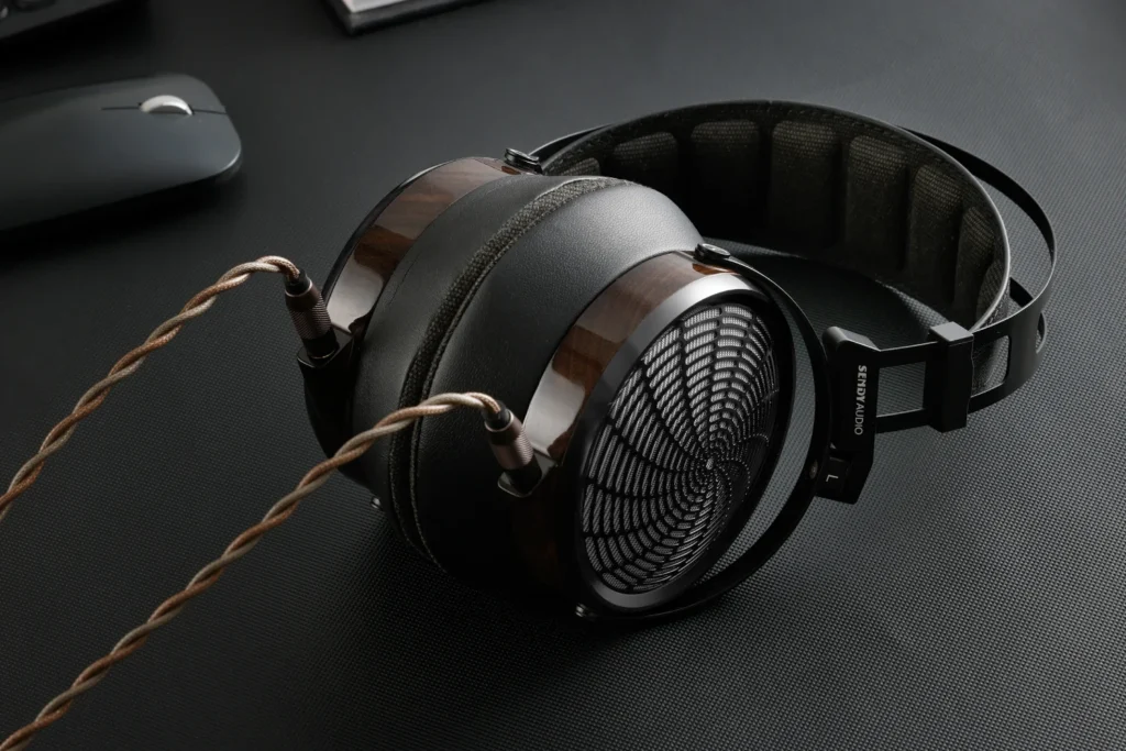 Sendy Audio Apollo PRO combines a 78mm planar magnetic driver, ultra-thin nano diaphragm, open-back design, and lightweight 354g construction for detailed, spacious sound and lasting comfort.