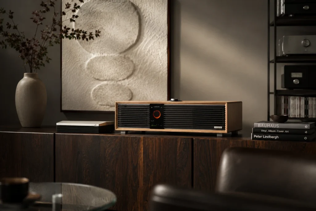 HiFi Rose RW800 Rose Air Lite vs Ruark Audio R410 Anniversary Edition 9 Celebrate 40 years of Ruark Audio with the limited R410 Anniversary Edition. Discover its handcrafted design, premium streaming features, Burr-Brown DAC, and powerful active speaker system for around $1,600.