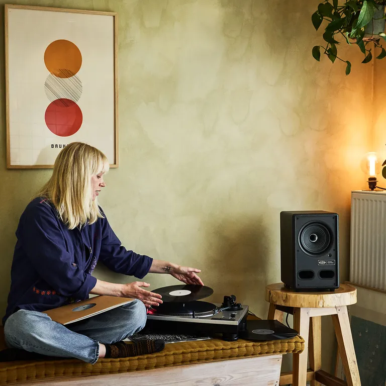 Vestlyd M6C Active Packs HDMI, Phono and USB-C Into a Retro Powered Speaker Pair 11 Vestlyd M6C Active compact powered speaker pair in black