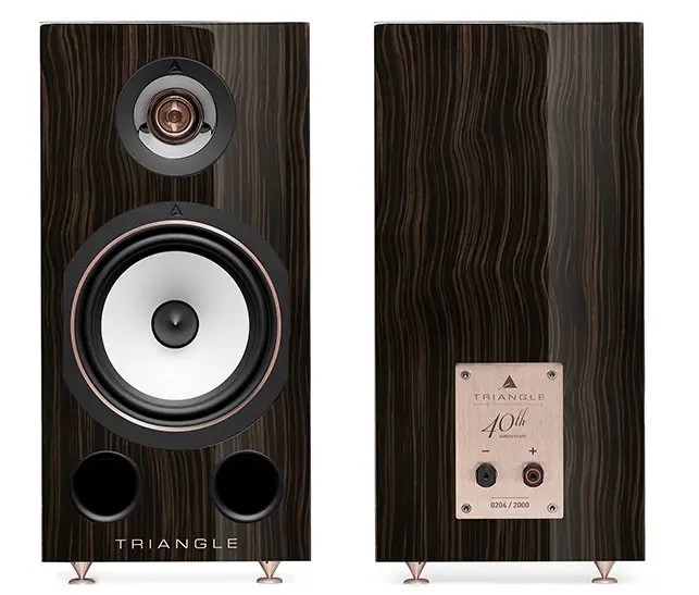 Front vs Rear Bass Reflex Ports: What’s the Difference? 11 Front-firing bass-reflex speakers offer greater placement flexibility, as their performance isn't directly dependent on the proximity of the wall behind the speaker.