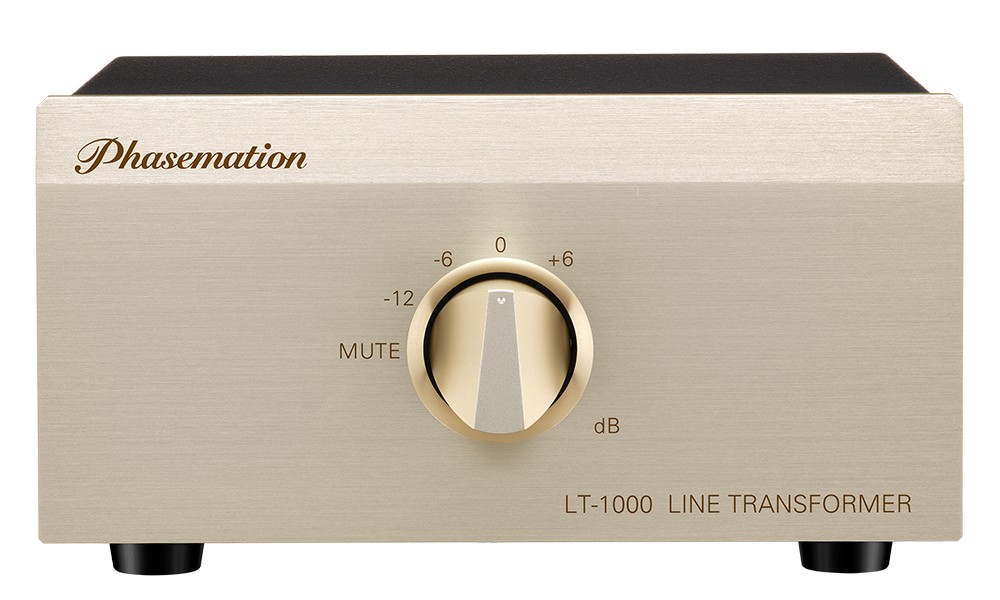 The gain switch of the LT-1000 offers five steps (+6, 0, -6, -12 dB and ∞), allowing listeners to choose the most comfortable level. There is also a convenient mute mode for answering phone calls, for example.