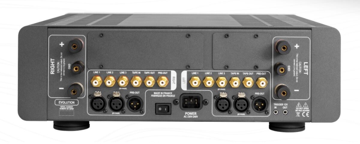 Atoll IN800 Evolution Leads the Brand’s Integrated Amplifier Range 9 Optionally, a DAC module or an MM/MC phono module can be installed. The aluminum remote control is included as standard. Atoll Electronique manufactures its products in France.