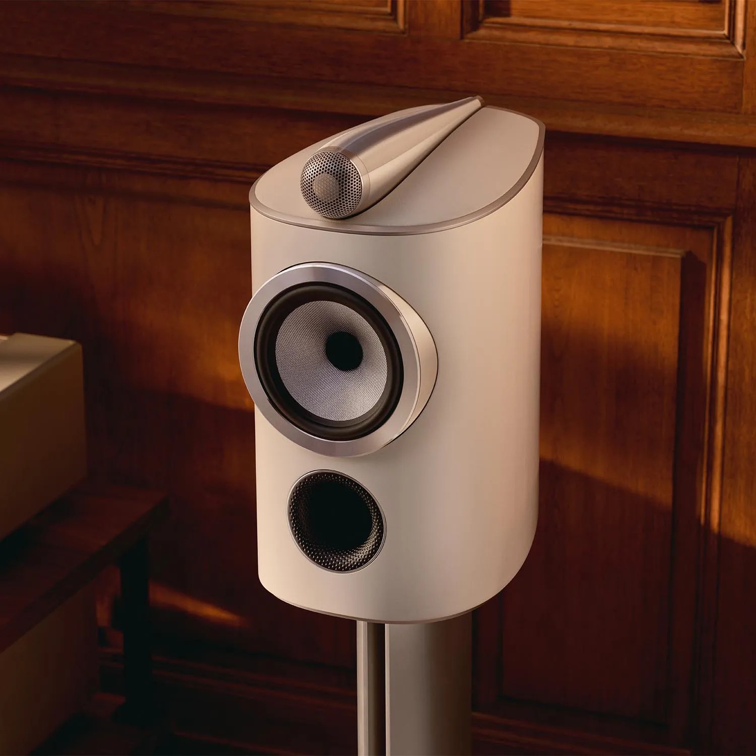Bowers & Wilkins 805 D5 Distills 800 Series Technology Into a Compact Speaker 12 Together with the Continuum bass/midrange and the resonance-controlled reverse-wrap cabinet, this results in a sound with impressive perspective, detail and musicality.