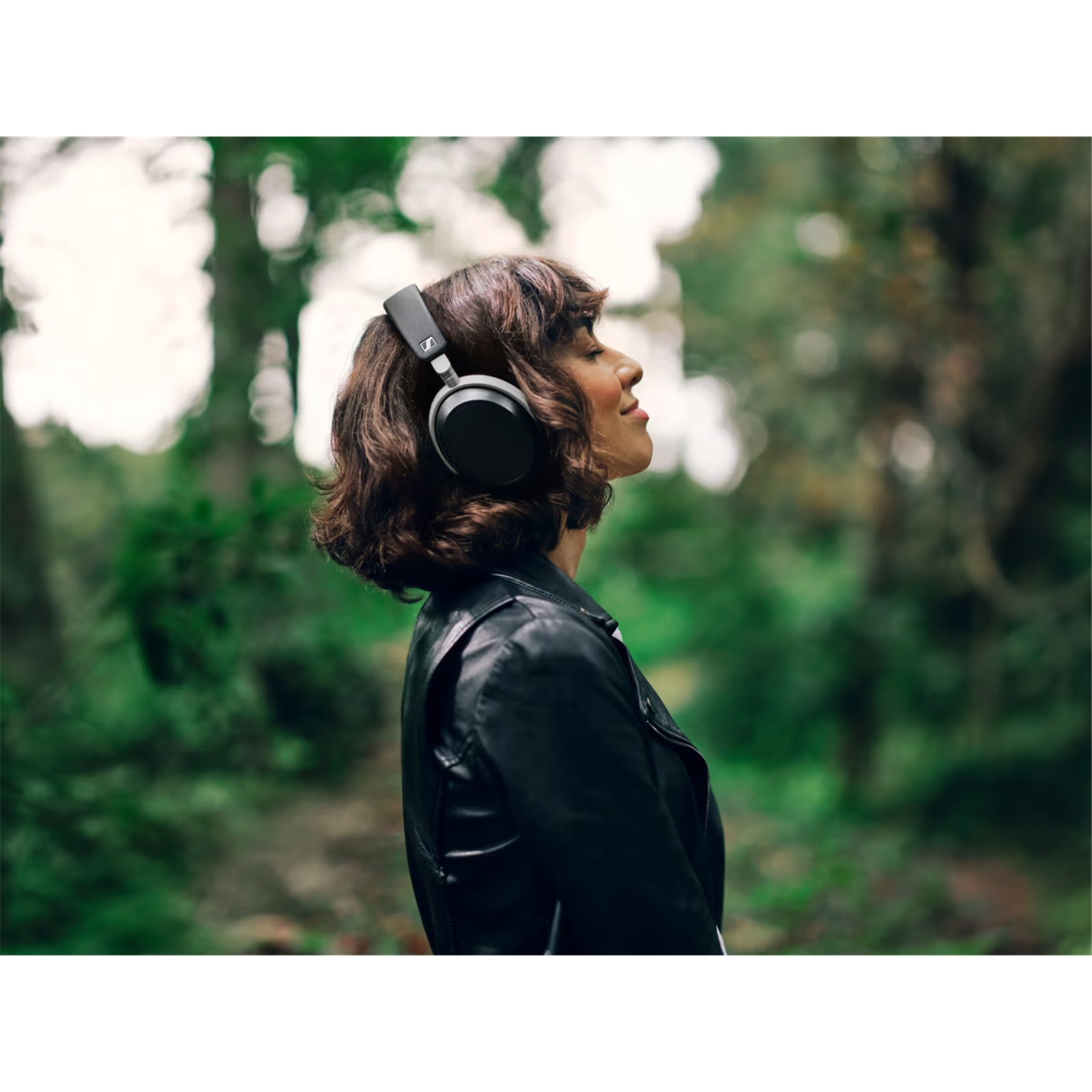 Best Wireless Headphones 2026: 10 Models Worth Buying 18 As you can see, wireless headphones in 2026 are no longer one specific category, but a whole world of different formats, scenarios, and approaches to sound.