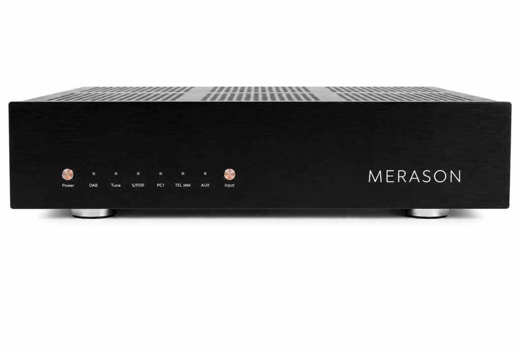 Pure DAC or Desktop Powerhouse? Merason DAC 2 vs Luxsin X8 9 The most striking thing about this device is what it lacks. There's no volume control, no built-in headphone amplifier, and no other functional add-ons.