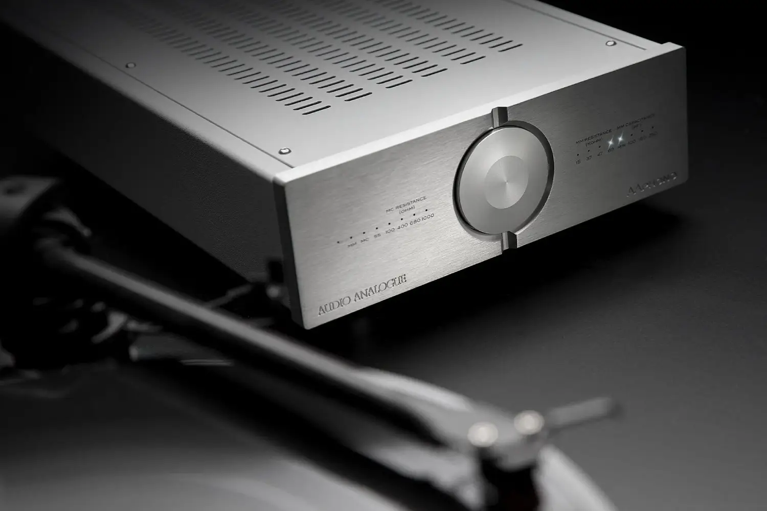 These five DAC options take very different approaches, from a future AKM converter chip to powerful all-in-one headphone DACs. Here is what separates them in real-world use.