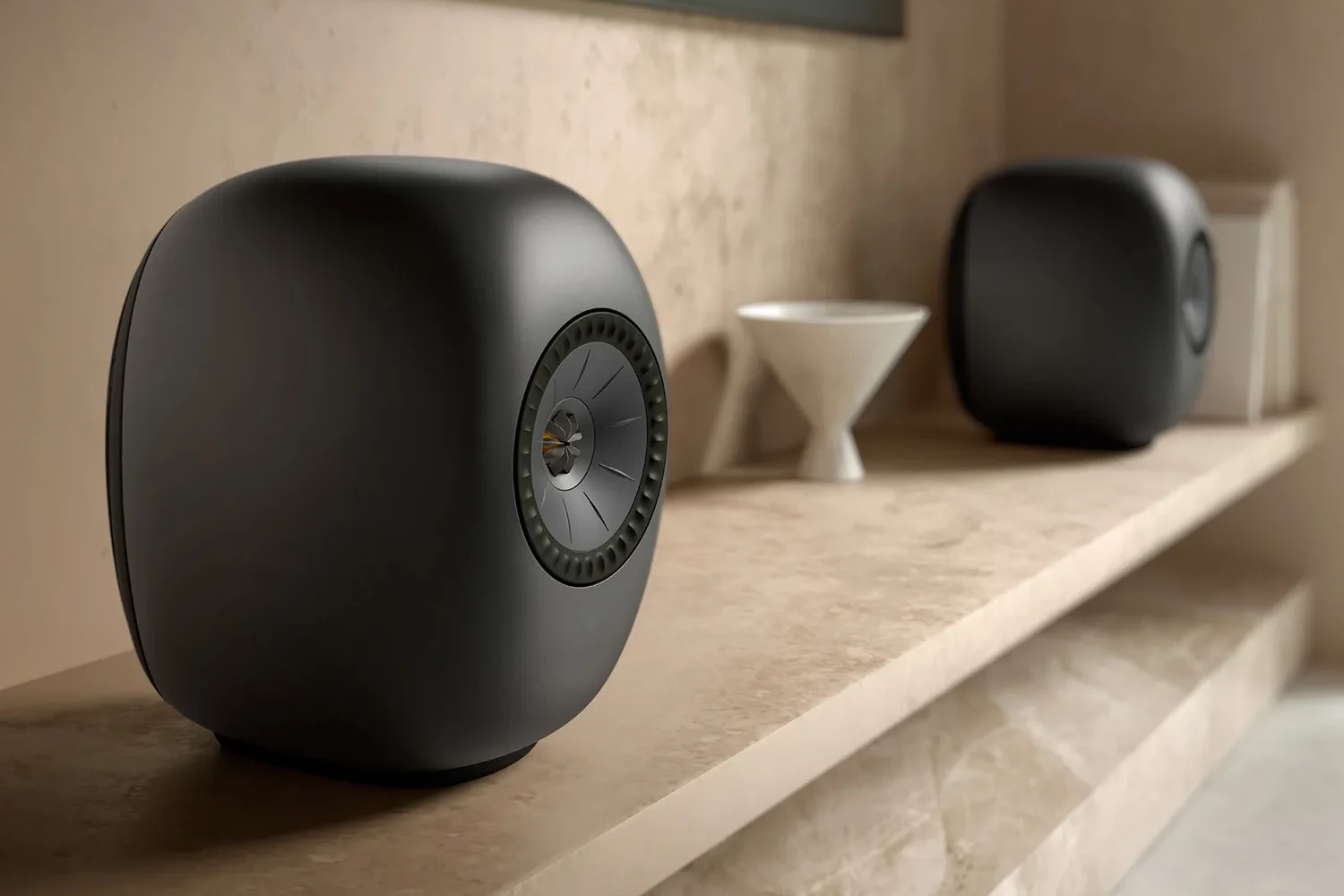 KEF LS Luxe Combines Sculptural Form With Active Hi-Fi 31 The KEF LS Luxe is a compact wireless active speaker system featuring Ross Lovegrove design, 12th-generation Uni-Q drivers, VECO bass control and extensive streaming support.