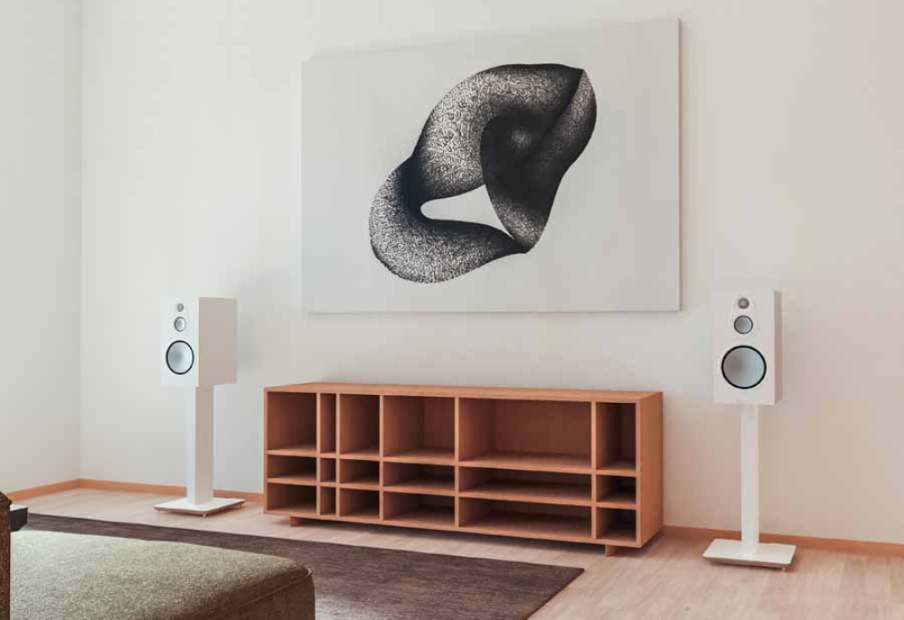 Blok Axis bookshelf speaker stands with metal columns and wide plywood bases