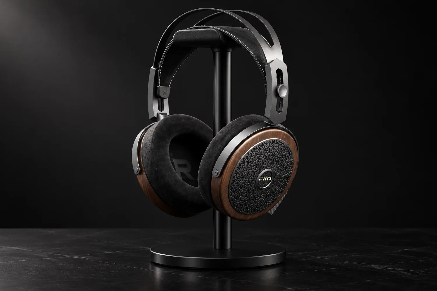 FiiO FT15 Brings an 800nm Diamond-Coated Diaphragm to Planar Headphones 1 FiiO FT15 Brings an 800nm Diamond-Coated Diaphragm to Planar Headphones