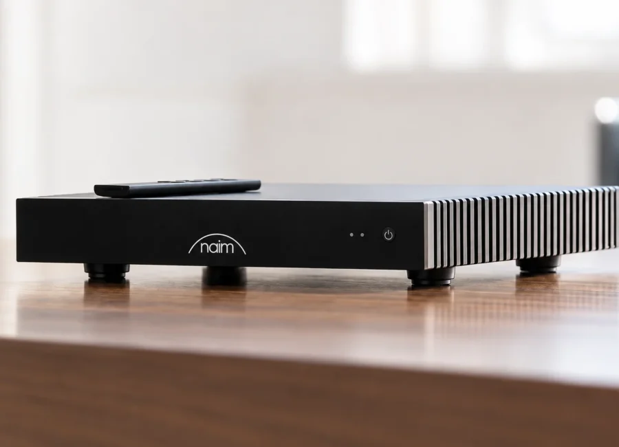 Naim’s CI-Uniti 102 Steps Out of the Rack With a New Accessory Kit 12 Four fitted feet and an IR remote transform Naim’s rack-focused streaming amplifier into a more practical option for shelves and living-room furniture.