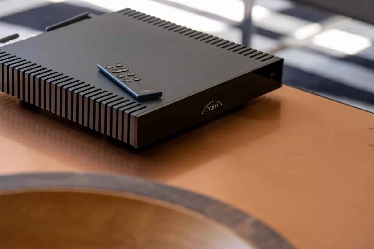 Naim’s CI-Uniti 102 Steps Out of the Rack With a New Accessory Kit 4 The accessory kit includes not only four custom-made feet but also a remote control for quick and intuitive access to essential functions such as volume, standby, mute, and presets.