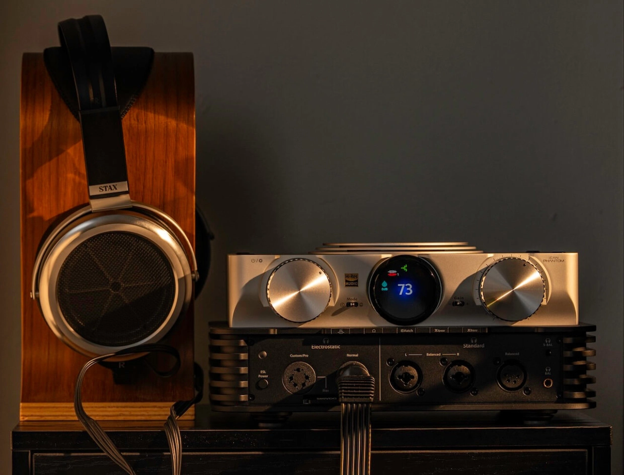 iFi iCan Phantom 1.5 Expands Gain Control and IEM Support 3 iFi Audio iCan Phantom 1.5 flagship headphone amplifier