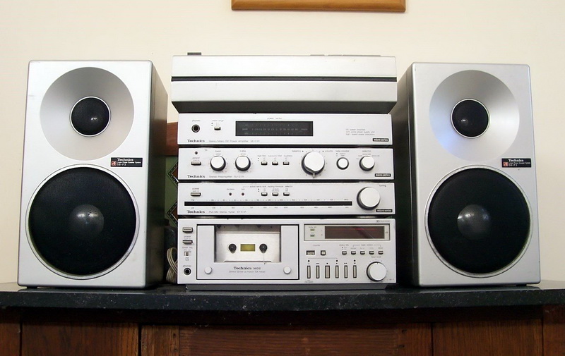 When Hi-Fi Changed Shape: The Design History of Compact Music Systems 29 Technics Concise C01.jpg