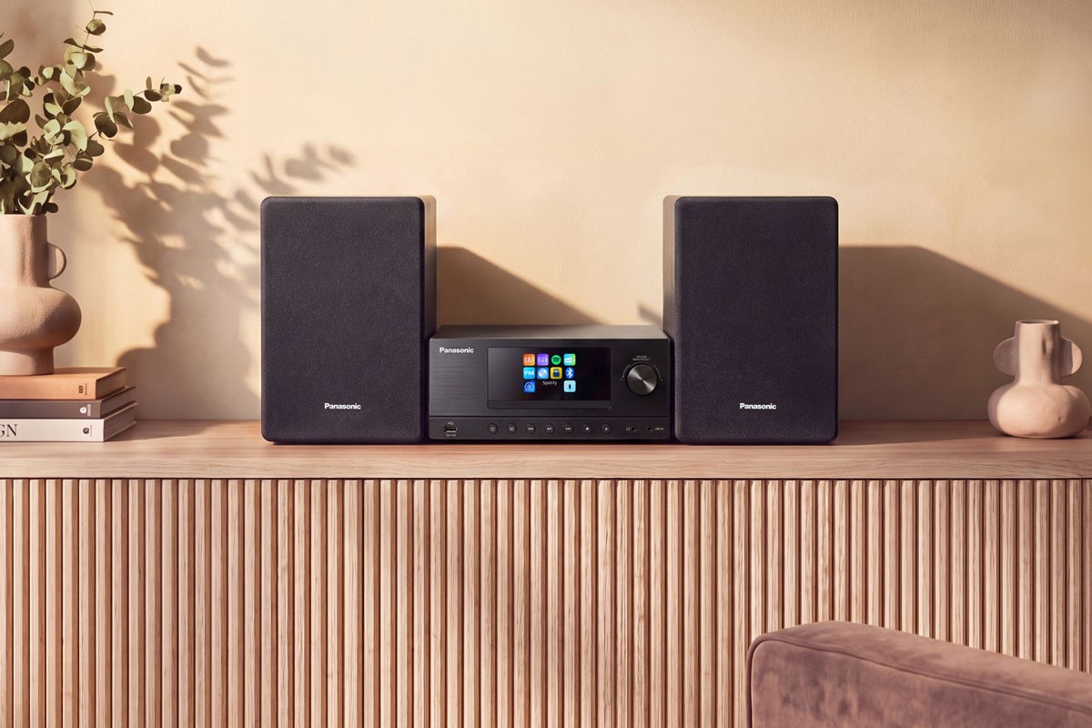 Panasonic SC-PMX112 Builds a Modern Music Hub Around the Classic Micro System 22 Panasonic’s SC-PMX112 brings CD, radio, streaming and Bluetooth together in a compact two-channel stereo system.