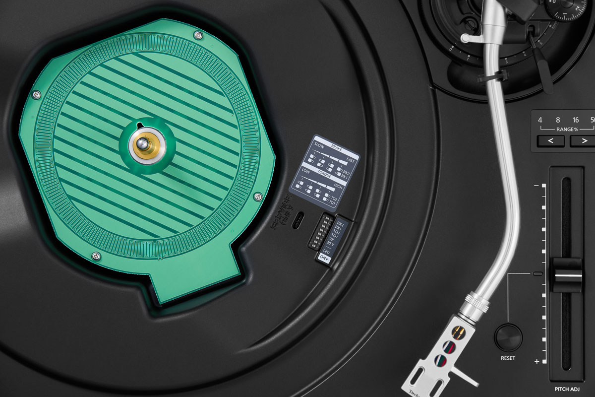 Technics SL-1210MKX Refines the DJ Deck for Real-World Booths 30 Technics SL 1210MKX 04