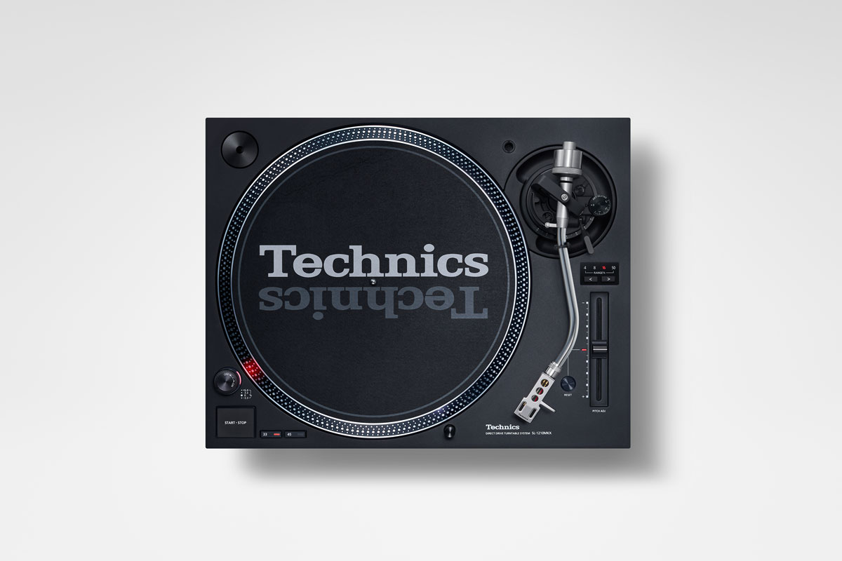 Technics SL-1210MKX Refines the DJ Deck for Real-World Booths 22 The Technics SL-1210MKX builds on the familiar SL-1200 formula with a heavier chassis, revised isolation and expanded pitch control for professional DJ use.