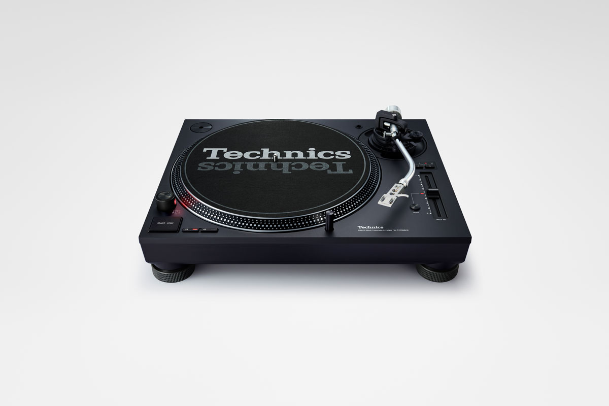 Technics SL-1210MKX Refines the DJ Deck for Real-World Booths 23 Four pitch ranges — including new ±4% and wide ±50% settings — give the SL-1210MKX more flexibility for both precise beatmatching and creative performance.