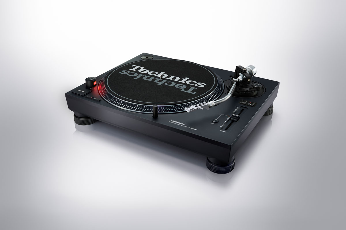 Technics SL-1210MKX Refines the DJ Deck for Real-World Booths 24 A redesigned low-set chassis and hybrid-rubber isolation feet help the SL-1210MKX resist vibration and feedback in high-output club and stage environments.
