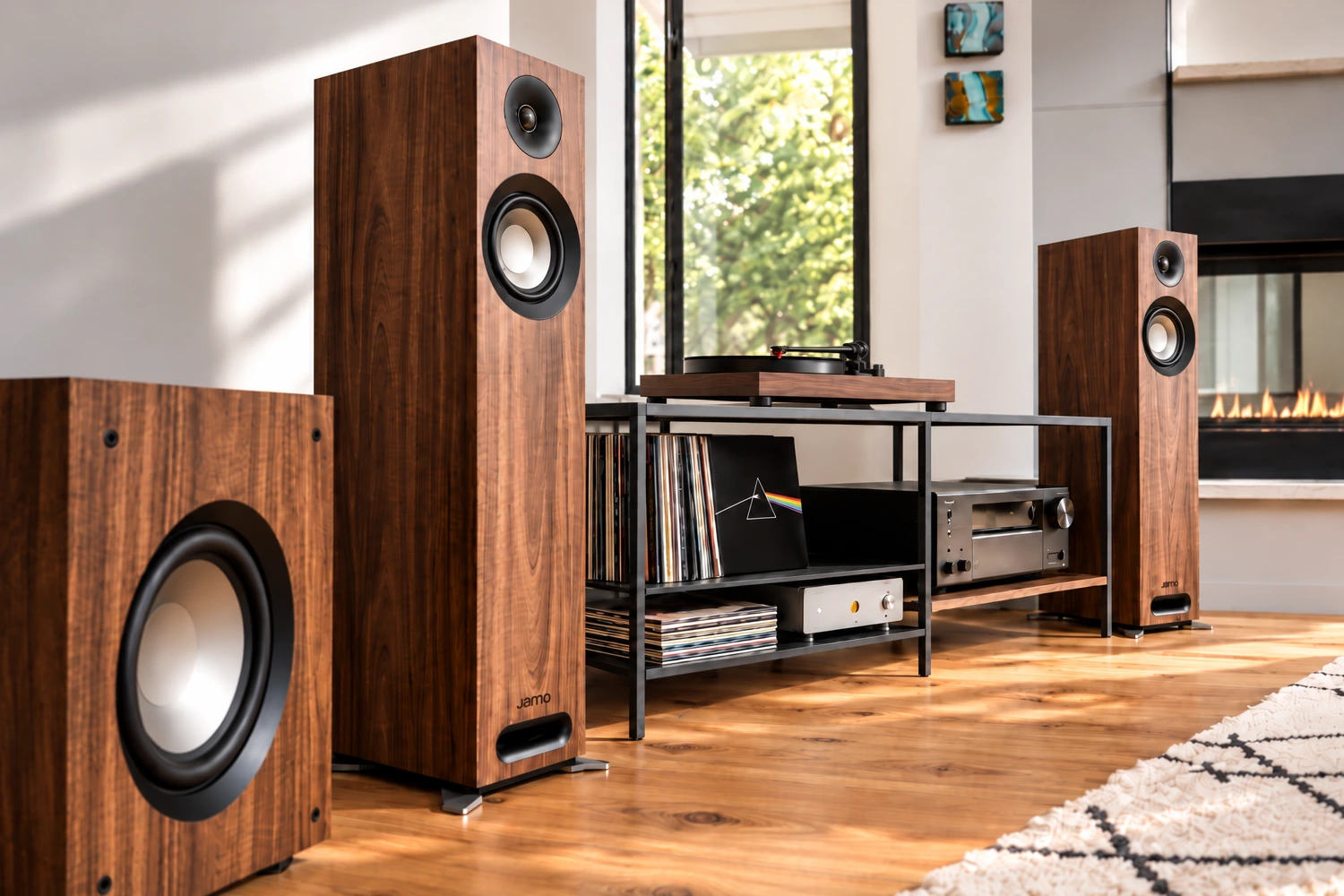 The biggest improvements usually come before buying a new cable or changing electronics. This practical guide explains how to position, connect and configure speakers so they work with your room, amplifier and listening habits.